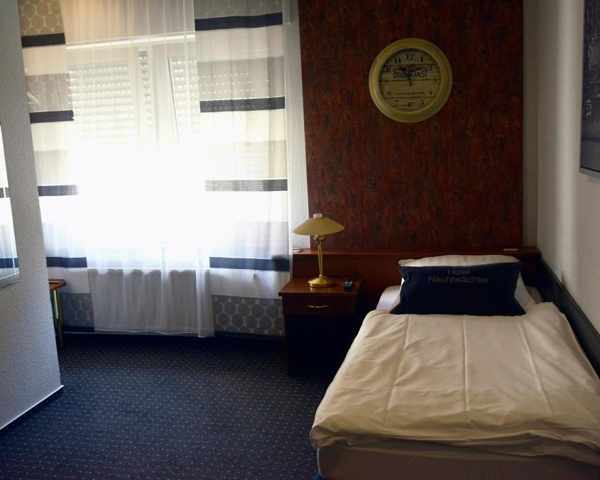 Hotel-Nachtwaechter Унна Экстерьер фото