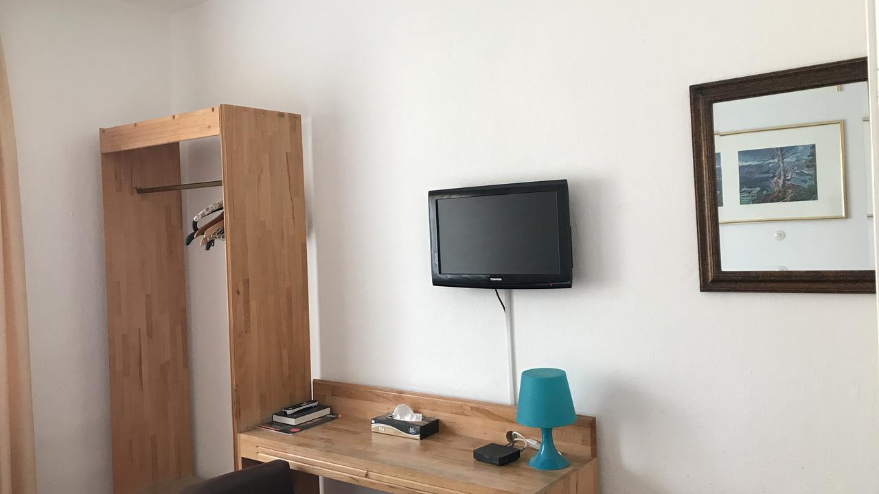 Hotel-Nachtwaechter Унна Экстерьер фото