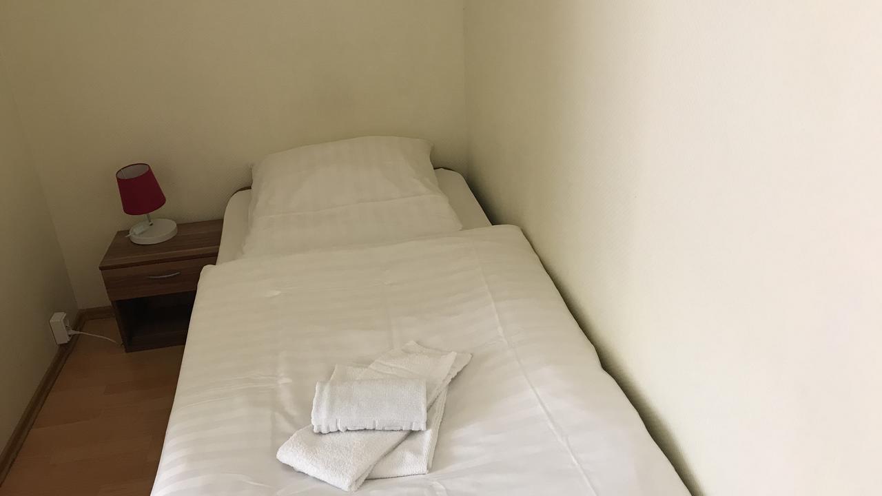 Hotel-Nachtwaechter Унна Экстерьер фото